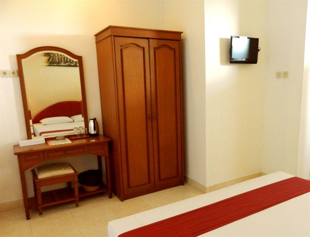 Hotel Ratna Kuta Lombok Exterior foto
